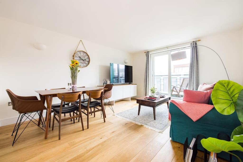 Wild Roses Serviced - Tower Bridge Apartment
